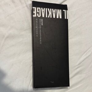 IL MAKIAGE Sleek Black Makeup Palette